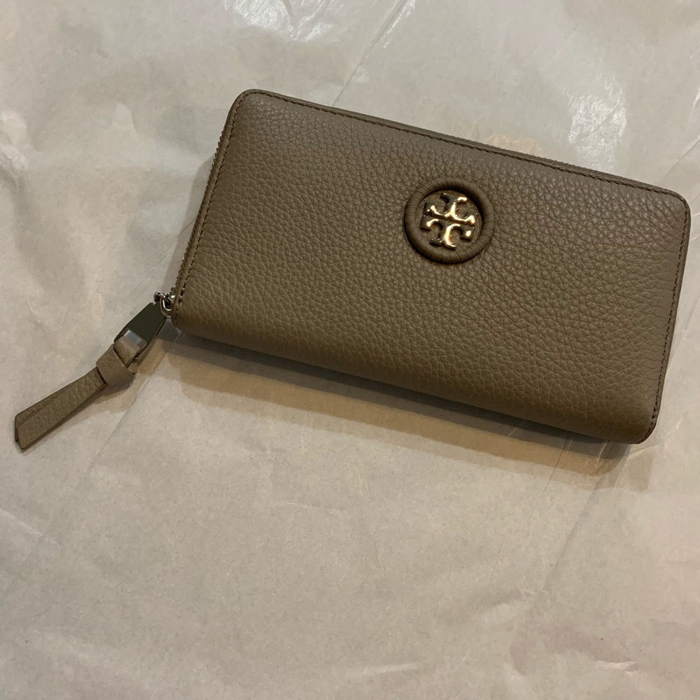 NEW! Tory Burch Whipstitch Logo Continental Wallet